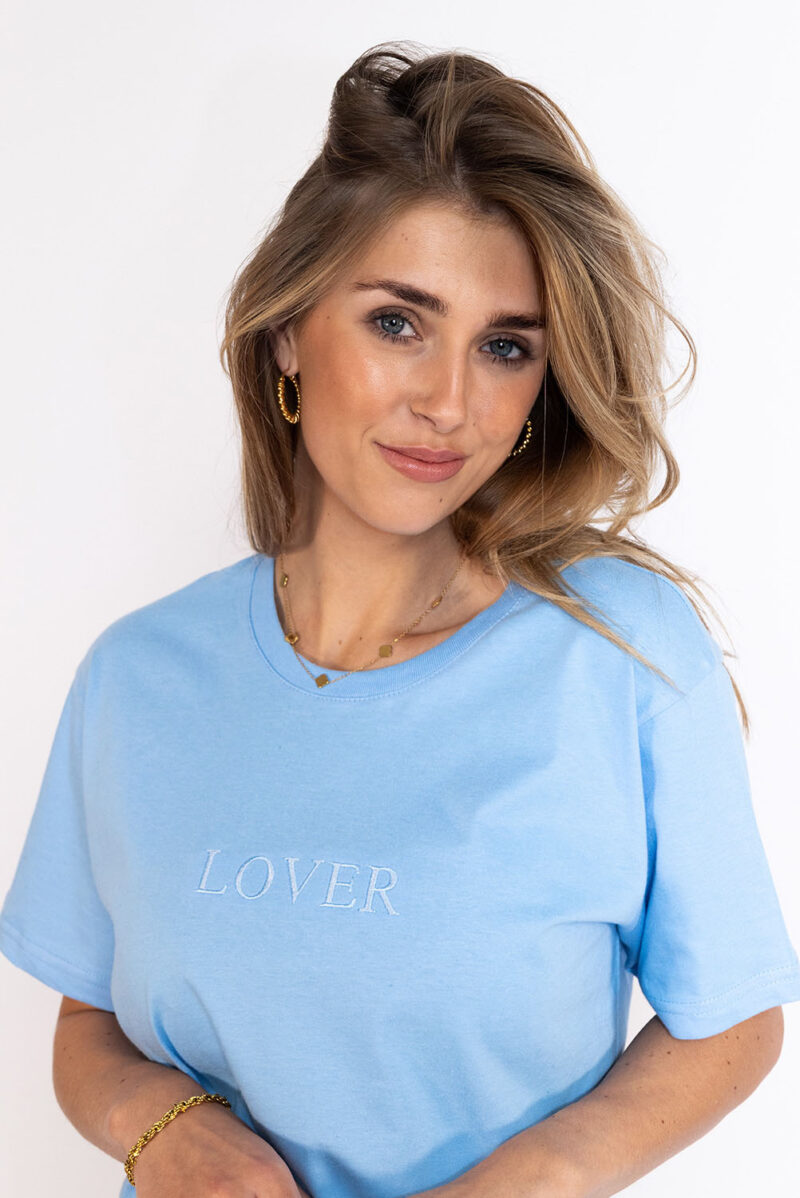 Personalisiertes T-Shirt mit eigenem Wort